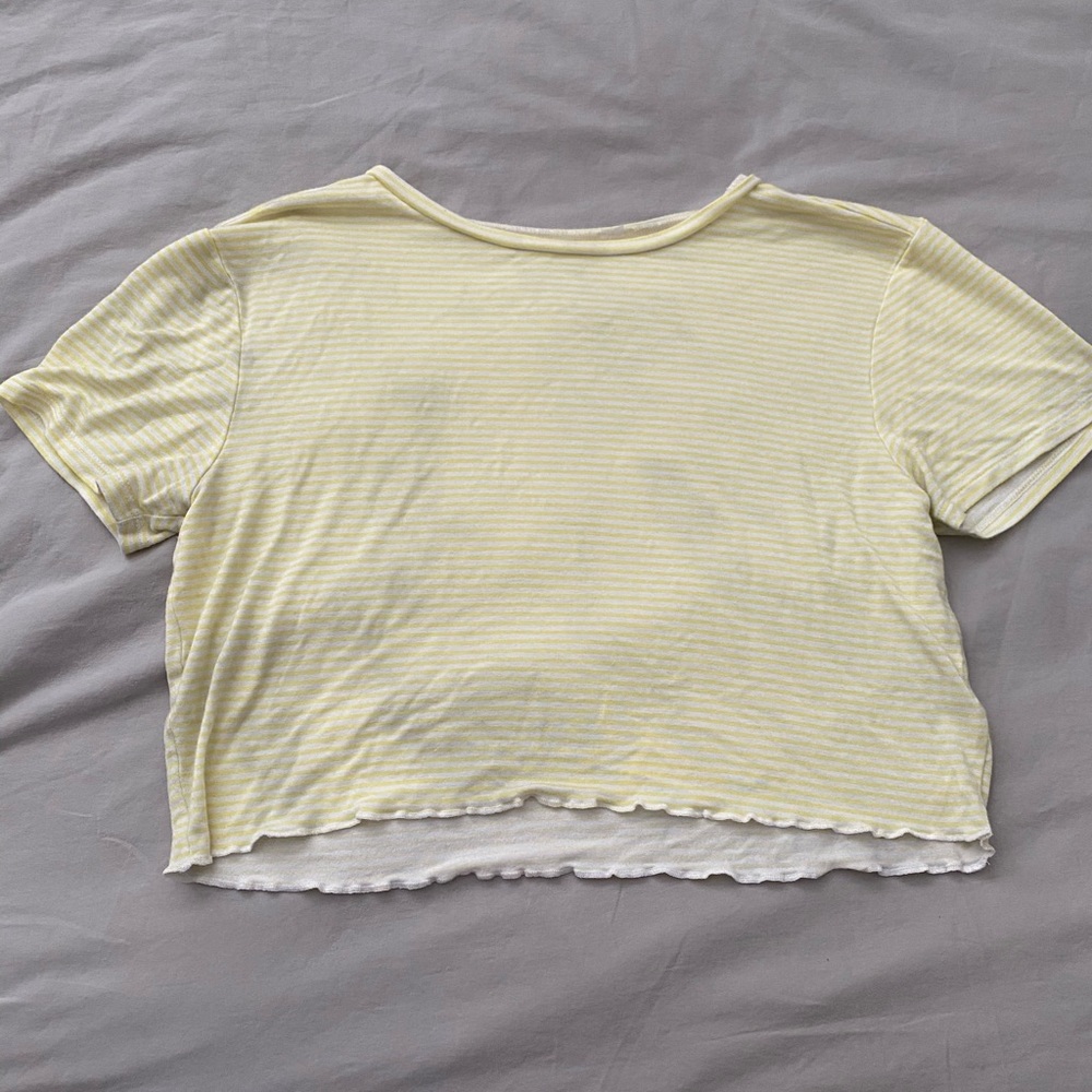 Pace in white and yellow striped crop